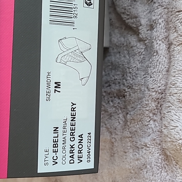 Vince Camuto Verona - Picture 2 of 8